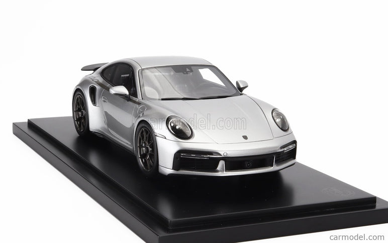 Porsche 911 992 Turbo Coupe 2024 - 50th Anniversary 911 Turbo 1:18 Spark Model strieborná