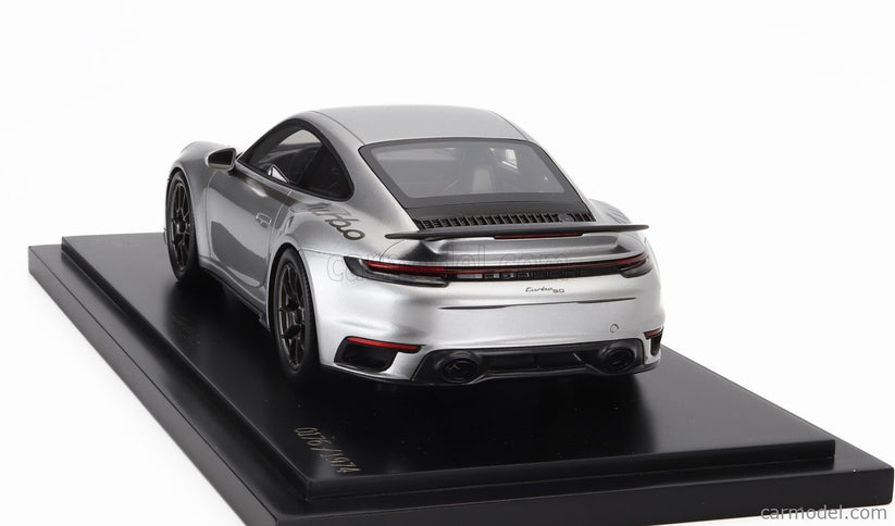 Porsche 911 992 Turbo Coupe 2024 - 50th Anniversary 911 Turbo 1:18 Spark Model strieborná