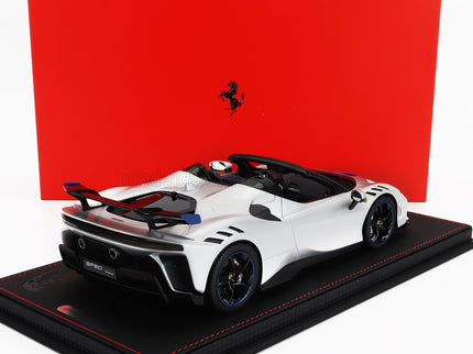 FERRARI | SF90 XX STRADALE SPIDER 2024 - CON VETRINA - WITH SHOWCASE | ARGENTO NURBURGRING - SILVER BLUE BLACK