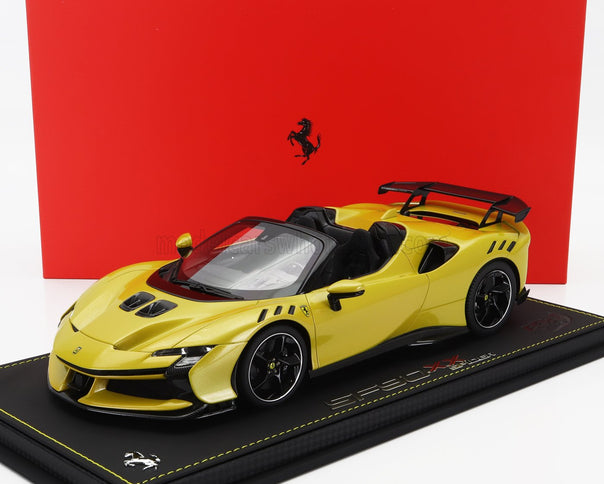 FERRARI | SF90 XX STRADALE SPIDER 2024 - CON VETRINA - WITH SHOWCASE | GIALLO MONTECARLO - YELLOW MET BLACK