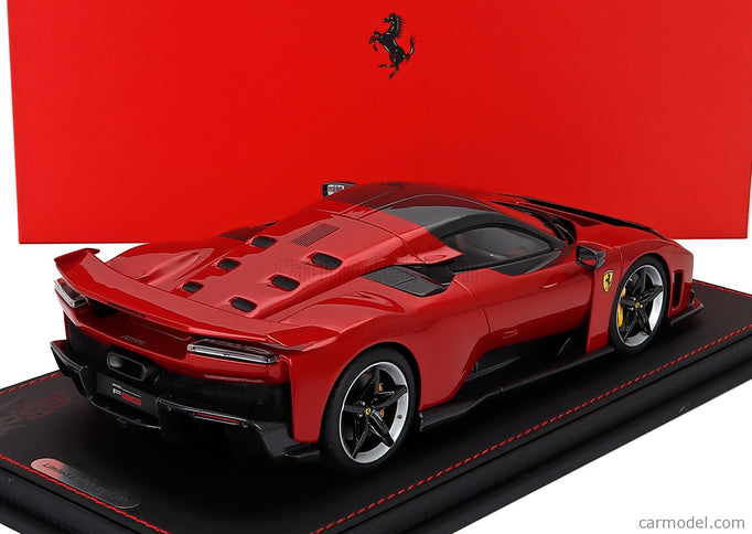 Ferrari F80 2024 - Carbon Silver Disky 1:18 BBR Models červená Supercar - červená metalická čierna