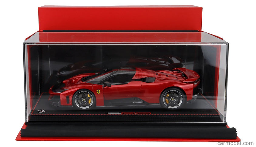 Ferrari F80 2024 - Carbon Silver Disky 1:18 BBR Models červená Supercar - červená metalická čierna