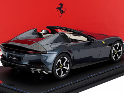 FERRARI | 12CILINDRI V12 830cv SPIDER OPEN 2024 - CON VETRINA - WITH SHOWCASE | BLU ROMA - BLUE MET