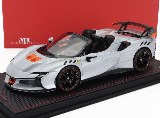 FERRARI | SF90 XX STRADALE SPIDER 2024 - CON VETRINA - WITH SHOWCASE | BIANCO ARTICO - WHITE MET ORANGE BLACK