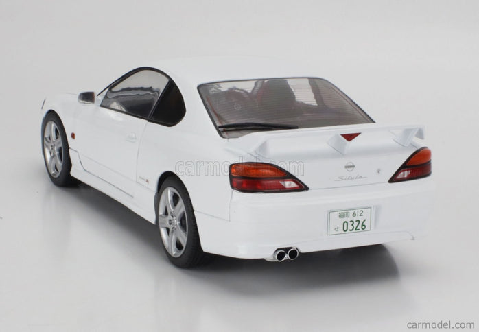 Nissan Silvia (S15) Coupe Spec-R Aero 1999 1:18 Solido biela