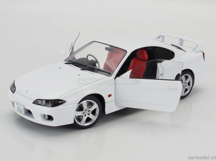 Nissan Silvia (S15) Coupe Spec-R Aero 1999 1:18 Solido biela
