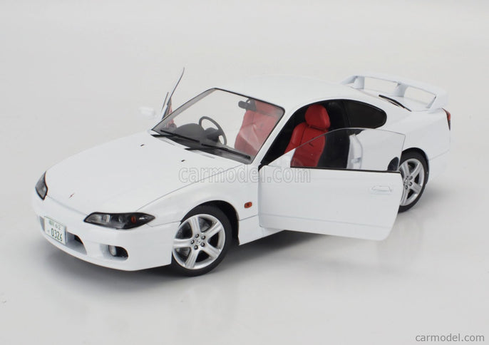 Nissan Silvia (S15) Coupe Spec-R Aero 1999 1:18 Solido biela