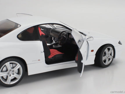 Nissan Silvia (S15) Coupe Spec-R Aero 1999 1:18 Solido biela