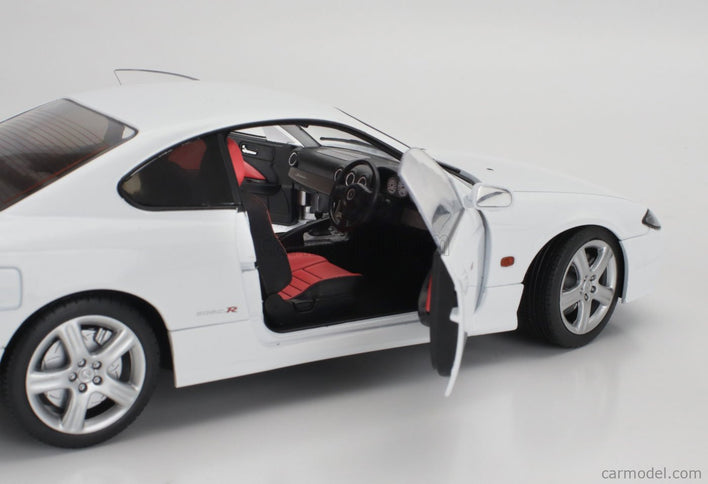 Nissan Silvia (S15) Coupe Spec-R Aero 1999 1:18 Solido biela