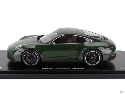 Porsche 911 992-2 Carrera GTS Coupe Cuarenta Edícia 2024 1:18 Spark Model zelená