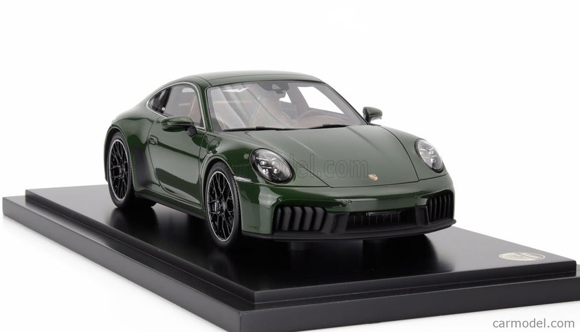 Porsche 911 992-2 Carrera GTS Coupe Cuarenta Edícia 2024 1:18 Spark Model zelená
