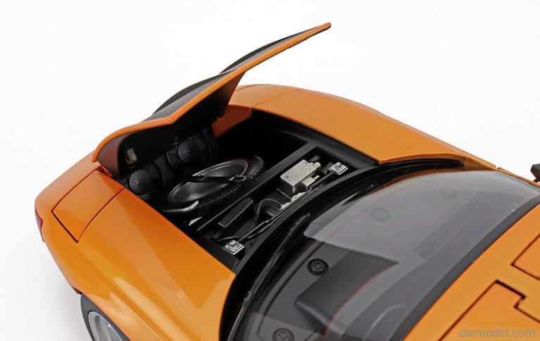 Mercedes Benz C111-II 1970 1:18 Norev oranžová