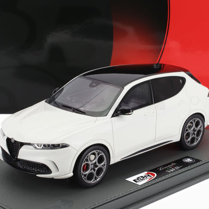 ALFA ROMEO | TONALE TRIBUTO BLACK ROOF 2023 - CON VETRINA - WITH SHOWCASE | BIANCO ALFA - WHITE BLACK