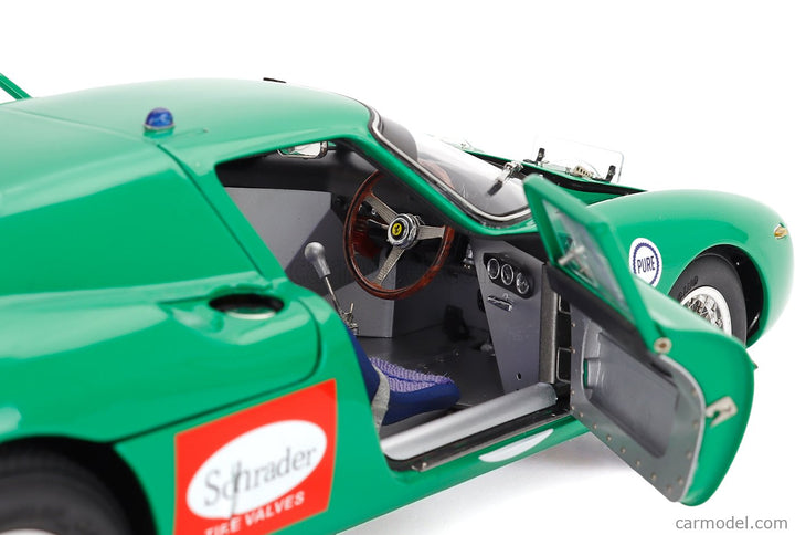 Ferrari 250LM 3.3L V12 Team David Piper Racing N°27 24h Daytona 1966 David Piper - Richard Attwood 1:18 CMC zelená