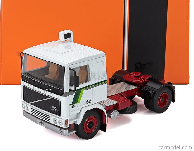 Volvo F10 Ťahač 2-ASSI 1983 1:43 IXO Models biela zelená červená