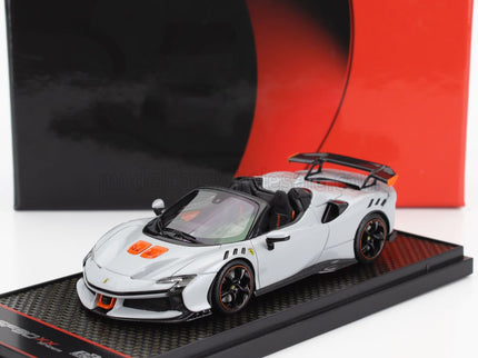 FERRARI | SF90 XX STRADALE SPIDER 2024 | BIANCO ARTICO - WHITE MET ORANGE BLACK