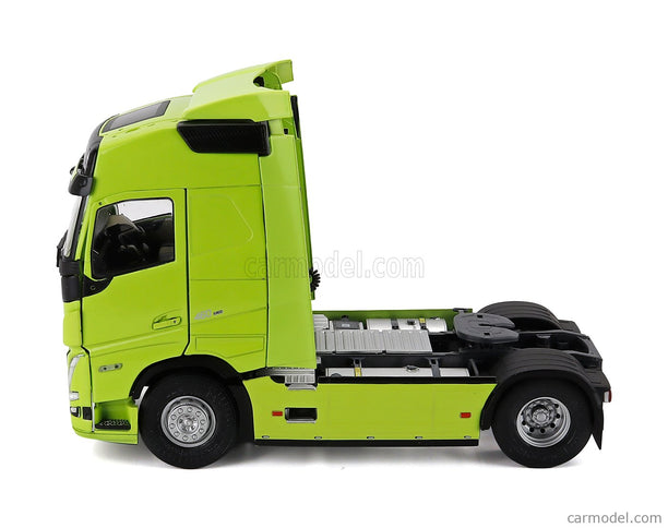 Volvo FH16 750 Globetrotter XL Ťahač 2-ASSI 2021 1:24 Solido Neon zelená