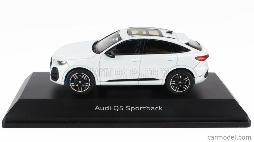 Audi Q5 Sportback 2025 1:43 Norev biela