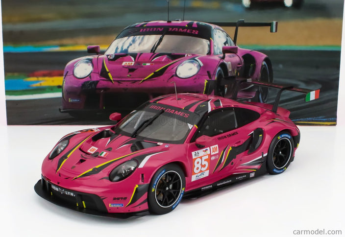 Porsche 911 991-2 RSR-19 4.2L Team Iron Dames N°85 24h Le Mans 2023 Sarah Bovy - Rahel Frey - Michelle Gatting 1:18 IXO Models fuksiová