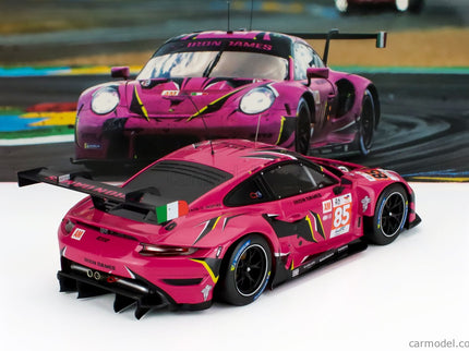 Porsche 911 991-2 RSR-19 4.2L Team Iron Dames N°85 24h Le Mans 2023 Sarah Bovy - Rahel Frey - Michelle Gatting 1:18 IXO Models fuksiová