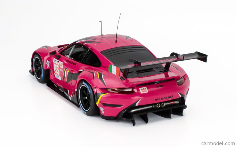 Porsche 911 991-2 RSR-19 4.2L Team Iron Dames N°85 24h Le Mans 2023 Sarah Bovy - Rahel Frey - Michelle Gatting 1:18 IXO Models fuksiová