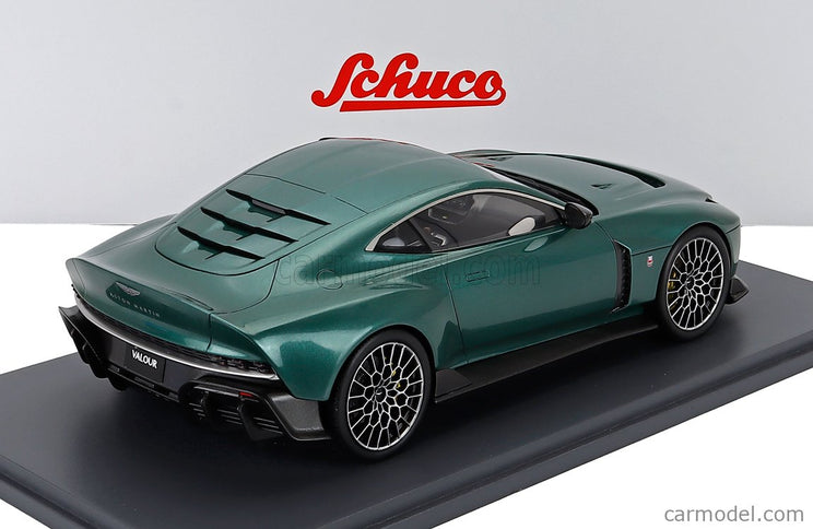 ASTON MARTIN Valour 2024 1:18 Schuco zelená metalická