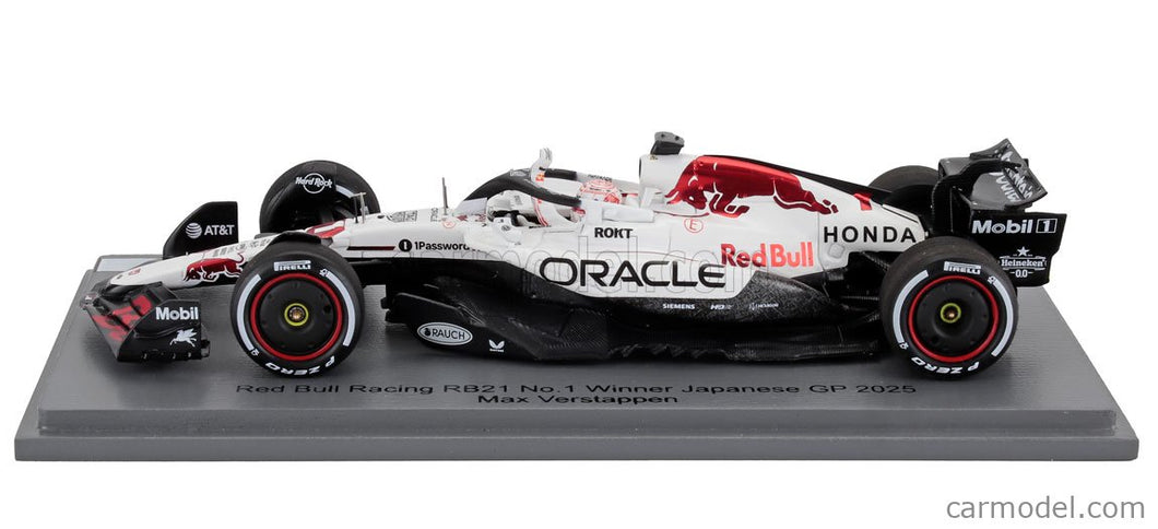 Red Bull F1 RB21 Team Oracle Red Bull Racing N°1 Víťaz Japan GP 2025 With Pit Board Super Max! Wins Max Verstappen 1:43 Spark Model biela červená