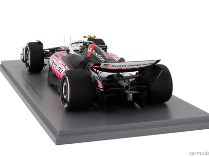 Haas F1 VF-25 Team Moneygram Haas N°87 Japan GP 2025 Oliver Bearman 1:18 Spark Model biela čierna červená