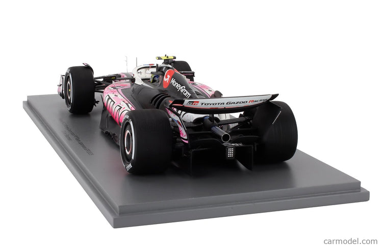 Haas F1 VF-25 Team Moneygram Haas N°87 Japan GP 2025 Oliver Bearman 1:18 Spark Model biela čierna červená