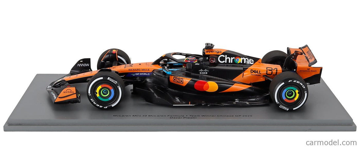 Mclaren F1 MCL39 Team Mclaren N°81 Víťaz China GP 2025 Oscar Piastri 1:18 Spark Model oranžová čierna