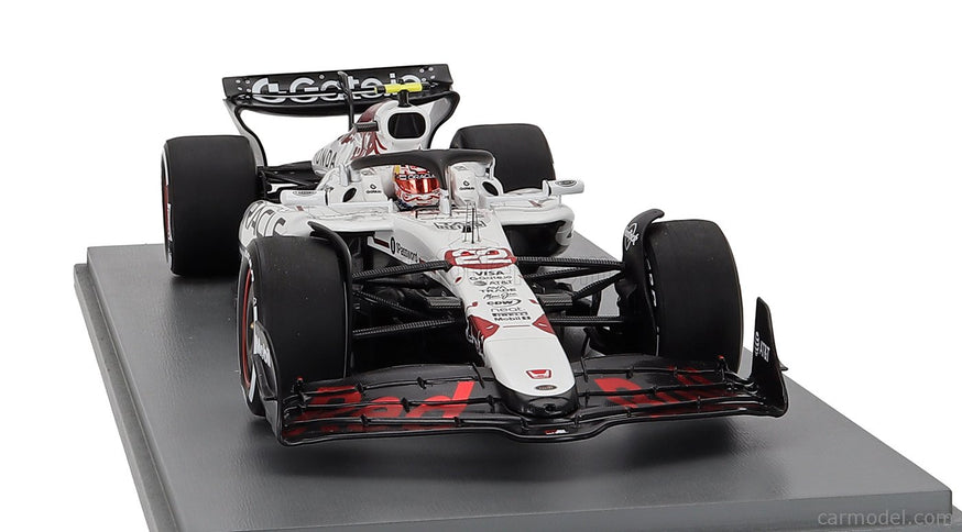 Red Bull F1 RB21 Team Oracle Red Bull Racing N°22 Japan GP 2025 With Pit Board Thanks Honda Yuki Tsunoda 1:18 Spark Model biela červená