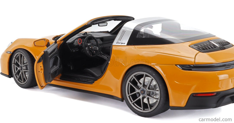 Porsche 911 992-2 Targa 4 GTS 2024 1:18 Norev žltá