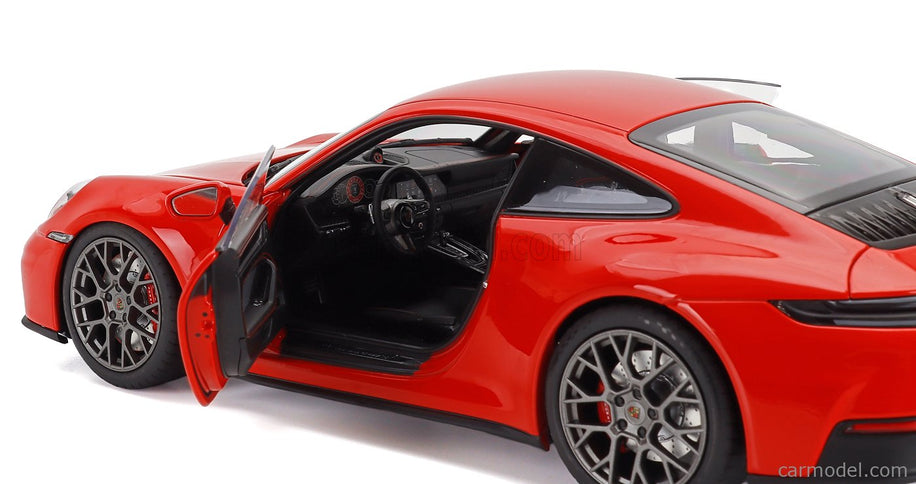 Porsche 911 992-2 Carrera 4 GTS Coupe 2024 1:18 Norev červená