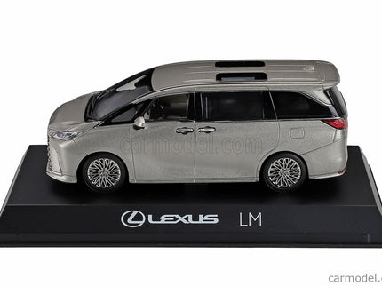 Lexus LM 500H Minibus RHD 2024 1:43 Kyosho Titanium sivá