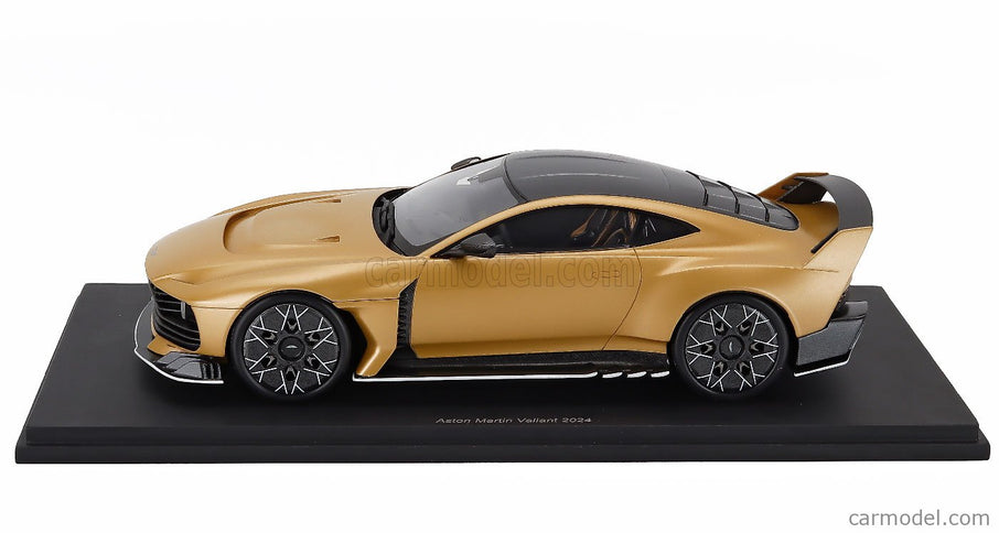 ASTON MARTIN Valiant 2024 1:18 Spark Model Auric zlatá metalická