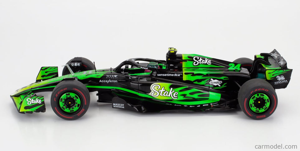 Sauber F1 C44 Team Stake Kick N°24 Las Vegas USA GP 2024 Zhou Guanyu 1:18 Solido zelená čierna