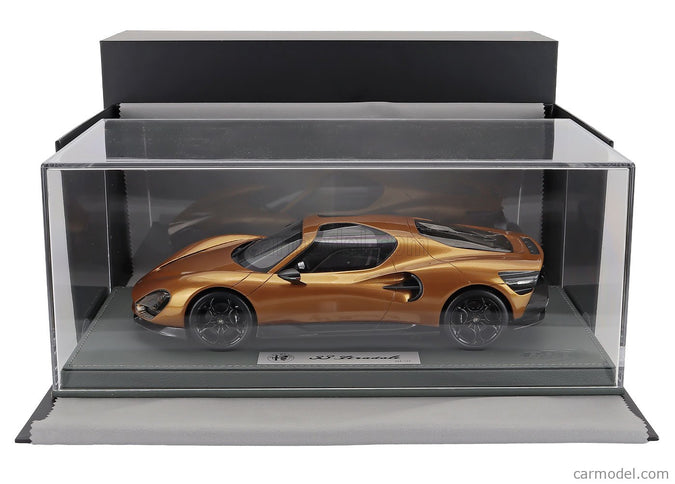 ALFA ROMEO 33 Stradale 2025 1:18 BBR Models Ocra - Ochre