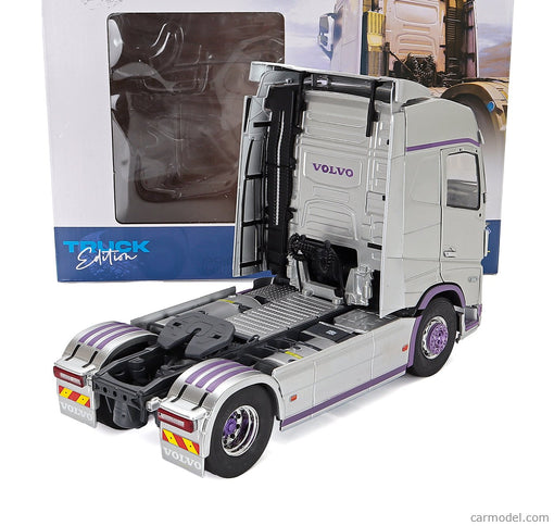 Volvo FH16 750 Globetrotter XL Ťahač 2-ASSI 2021 1:24 Solido strieborná fialová