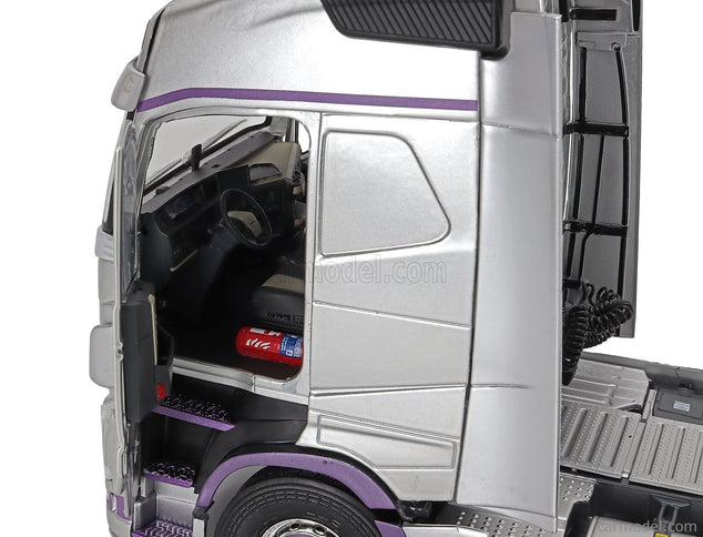 Volvo FH16 750 Globetrotter XL Ťahač 2-ASSI 2021 1:24 Solido strieborná fialová
