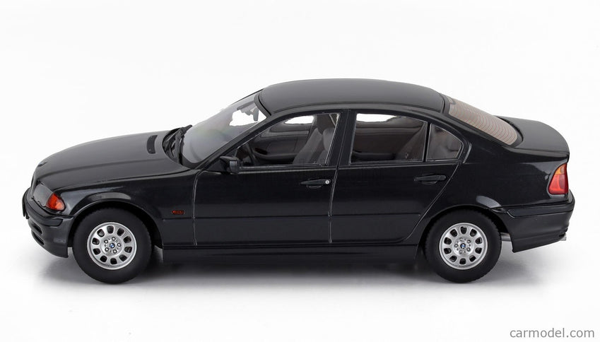 BMW 3-SERIES (E46) 1999 1:18 KK Scale čierna metalická