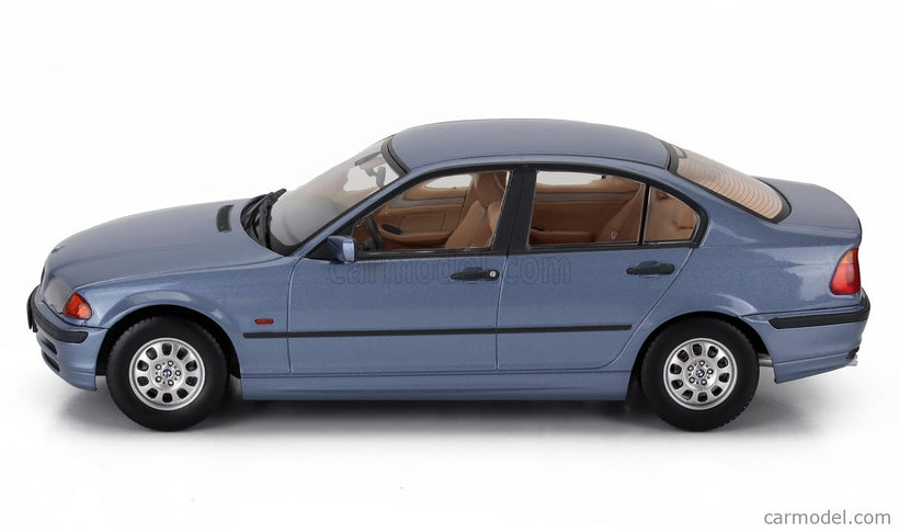 BMW 3-SERIES (E46) 1999 1:18 KK Scale svetlomodrá metalická