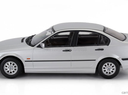 BMW 3-SERIES (E46) 1999 1:18 KK Scale strieborná