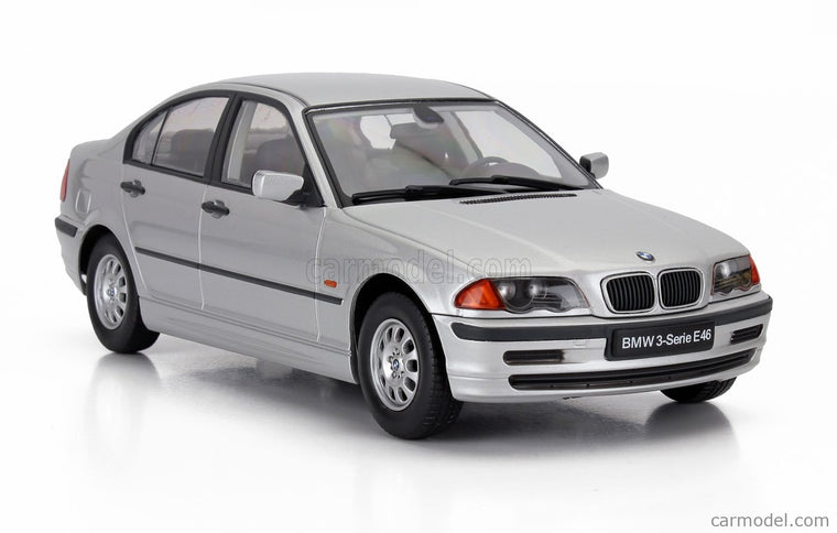 BMW 3-SERIES (E46) 1999 1:18 KK Scale strieborná