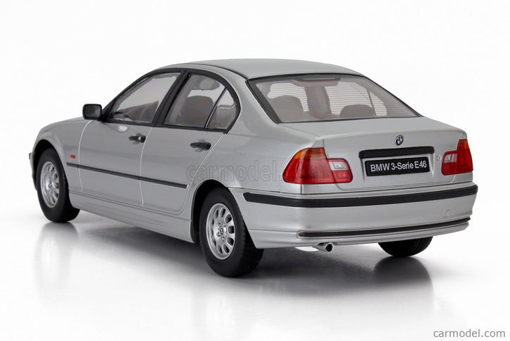 BMW 3-SERIES (E46) 1999 1:18 KK Scale strieborná