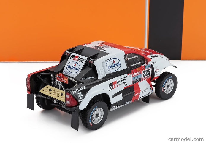 Toyota Hilux GR Dkr EVO T1+ Team Gazoo Racing N°225 Rally Dakar 2022 Henk Lategan - Brett Cummings 1:43 IXO Models biela červená čierna