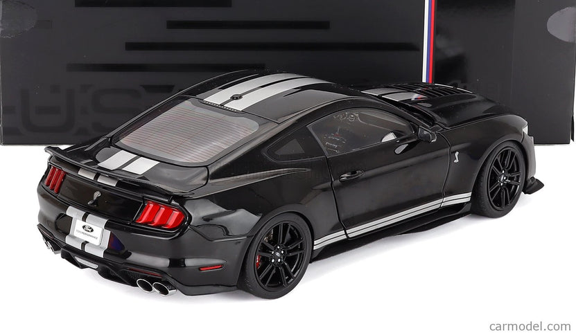 Ford Mustang Shelby GT500 Coupe 2022 1:18 IXO Models čierna biela