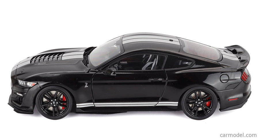 Ford Mustang Shelby GT500 Coupe 2022 1:18 IXO Models čierna biela