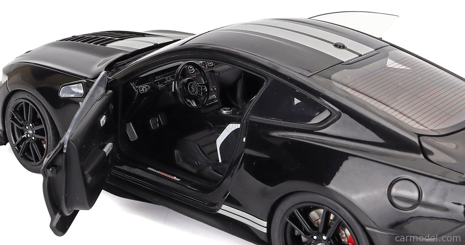Ford Mustang Shelby GT500 Coupe 2022 1:18 IXO Models čierna biela