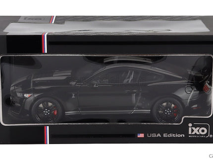 Ford Mustang Shelby GT500 Coupe 2022 1:18 IXO Models čierna biela