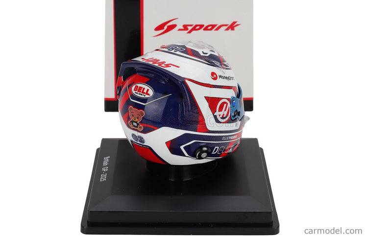 Bell Helmet Helma F1 Oliver Bearman Team Moneygram Haas N°87 British GP 2025 1:5 Spark Model biela čierna červená